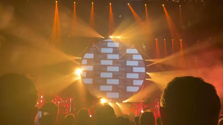 Brit Floyd Durham 2022 "Run Like Hell"