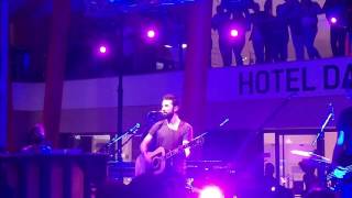 Video thumbnail of "Tiago Bettencourt - Canção do engate (ao vivo no MBS)"