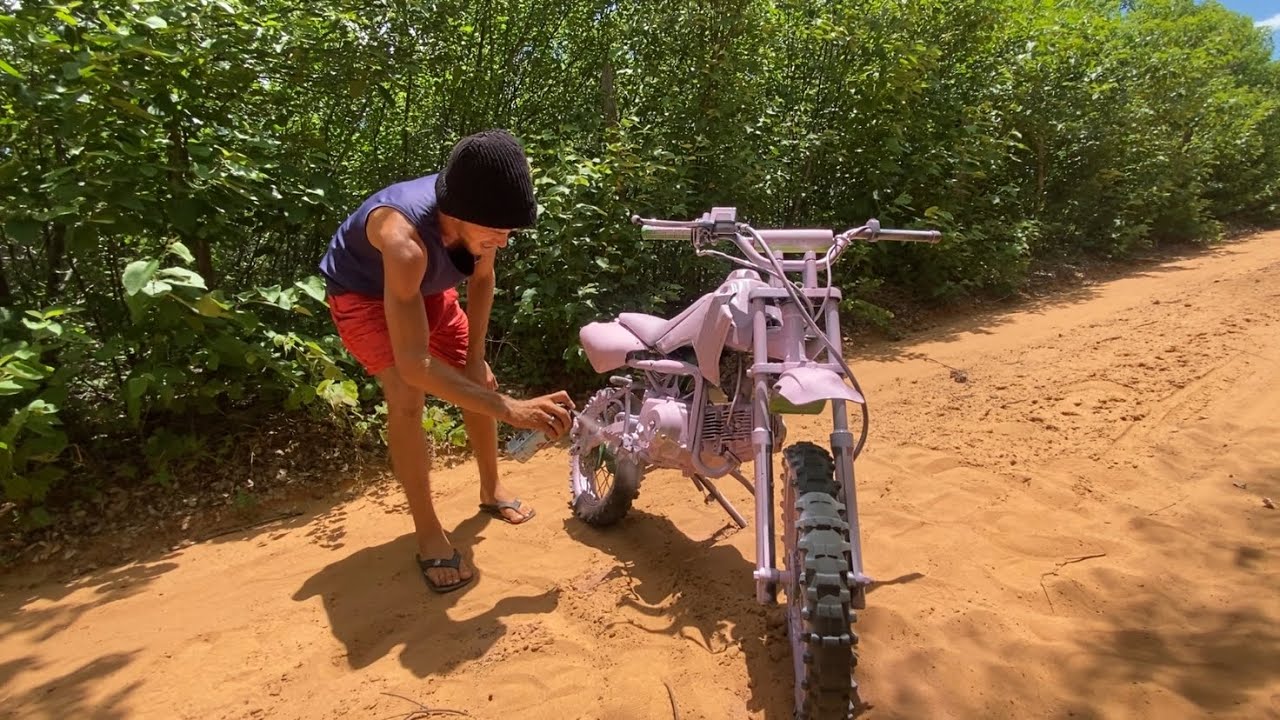 PINTARAM A MOTO DO BRUTINHO DE ROSA