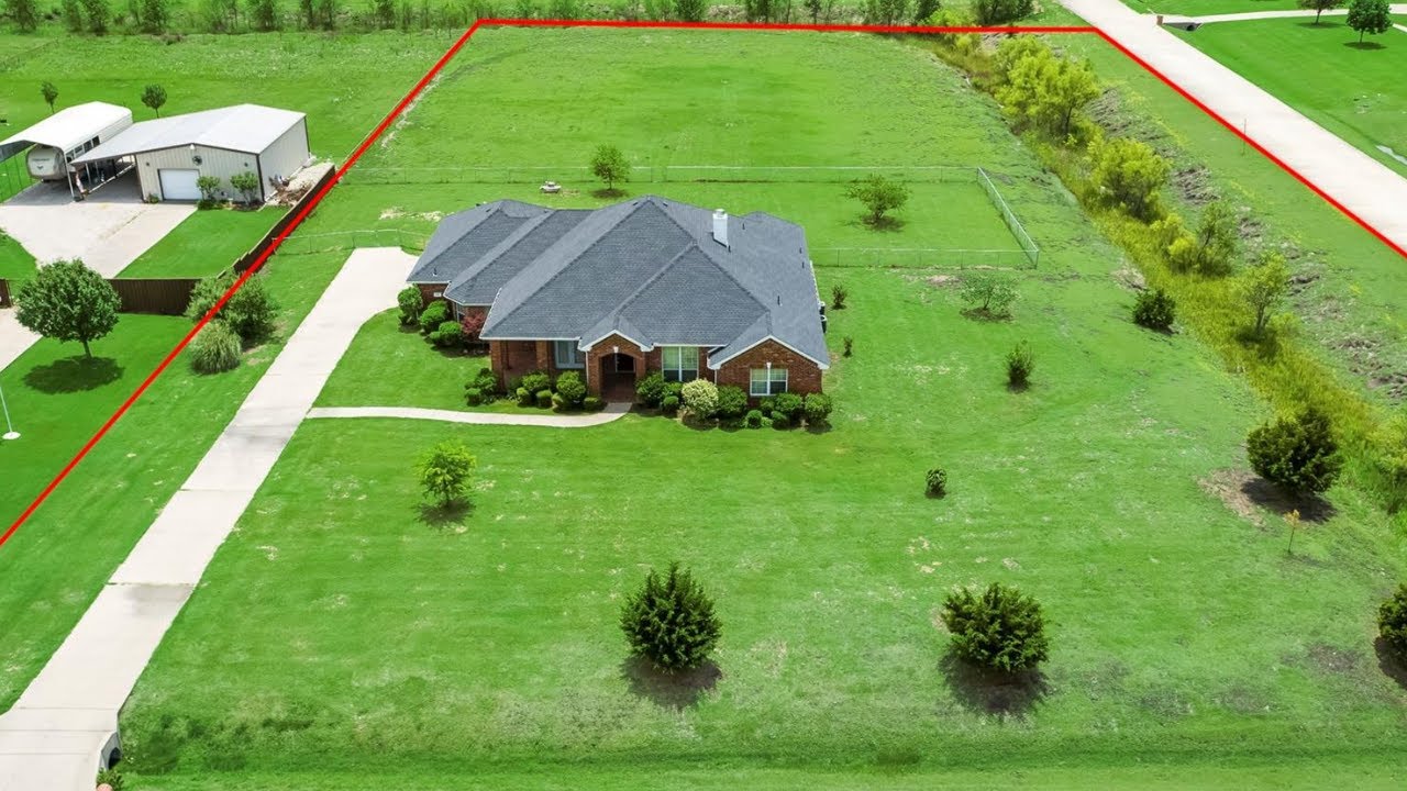 Perfect Family Home on 2.46Acre, 5Bed, 4Bath, 3Car, No HOA for Sale
