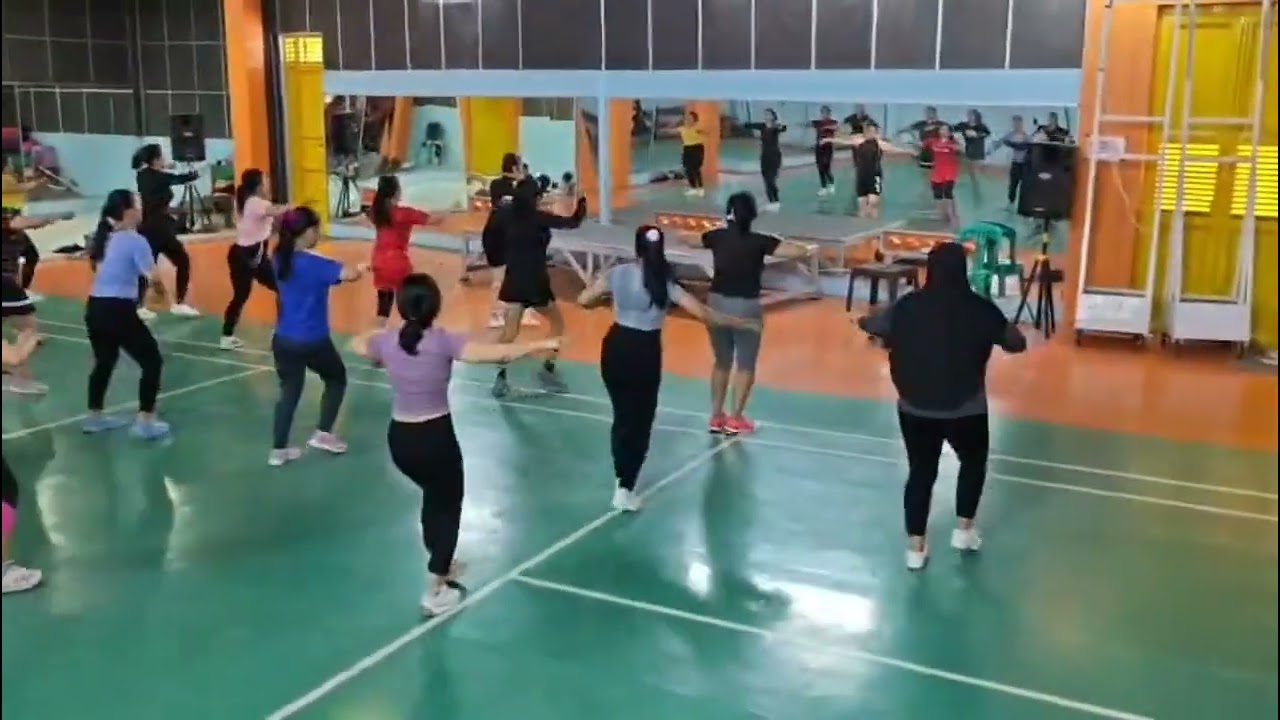 gerakan erobik terbaru bersama miss uti