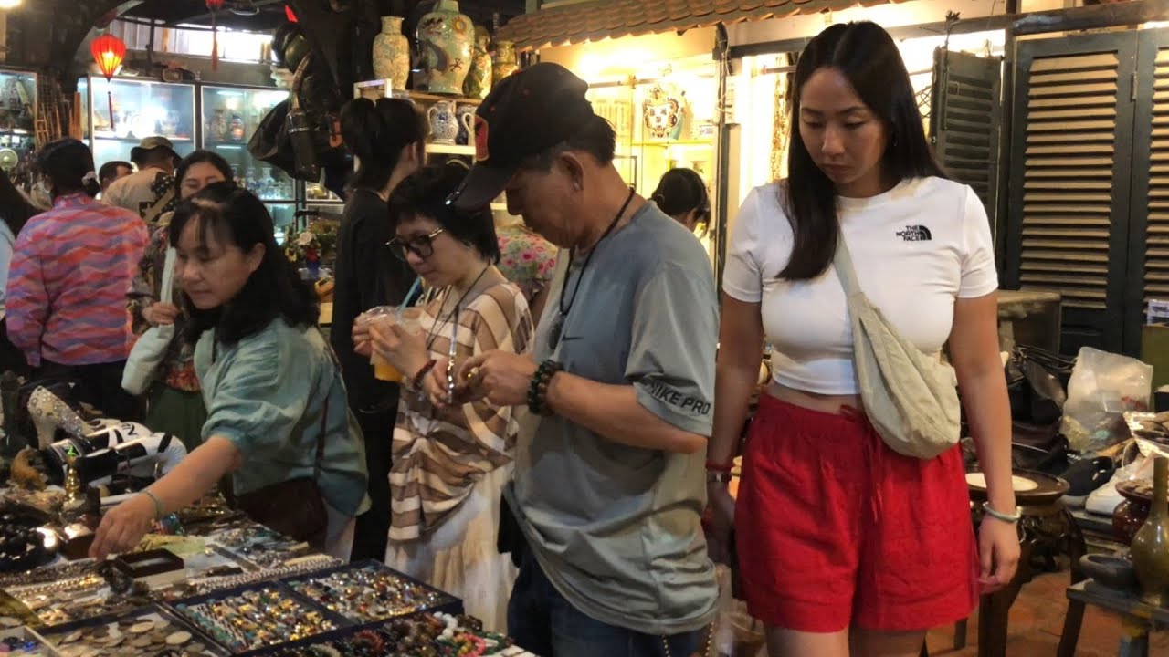 Chợ Đồ Cổ Lớn Nhất Sài Gòn - Nhiều Món Độc Lạ Chưa Từng Thấy | Bi Duzet