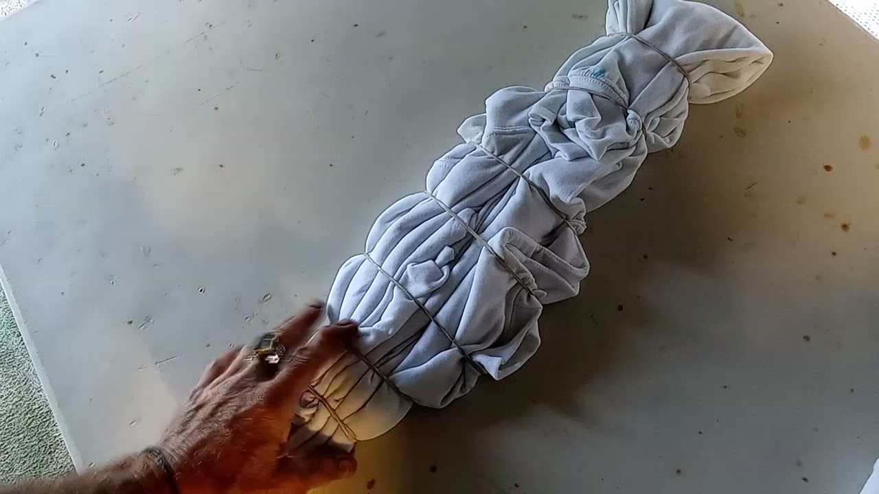 DIY How to tie dye Berrydelic Pink Flares Eye & Spiral Sweatshirts tutorial simple tiedyehobo.com 🤙