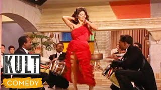 Chelo Alonso balla nel film -  La ragazza sotto il lenzuolo Information