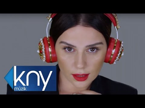 MERVE ÖZBEY - TOPSUZ TÜFEKSİZ (Official Video)