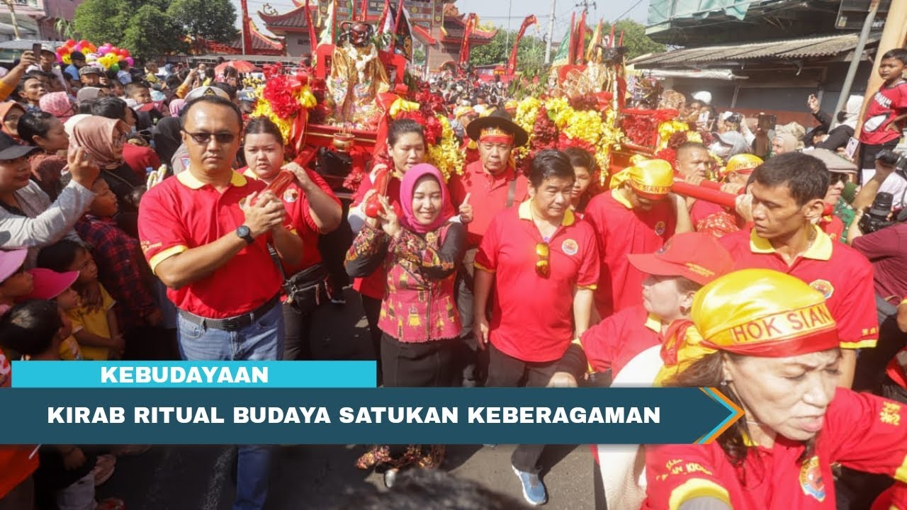 KIRAB RITUAL BUDAYA SATUKAN KEBERAGAMAN
