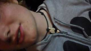Ed Sheeran preforming 'Nandos skank'