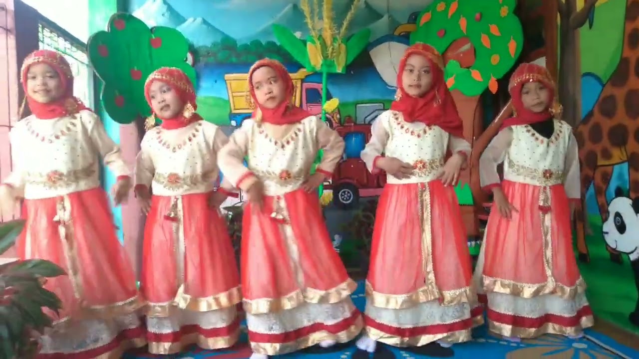 Tari Ya Robbi Sholi - Dalam Moment Berbagi Cinta Bersama Keluarga  RA Mafatihul Ulum.