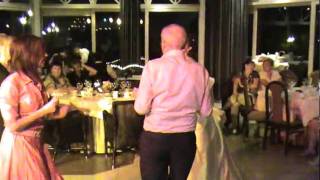 Pepe Willy En Kristel Dansen Op Raining Men