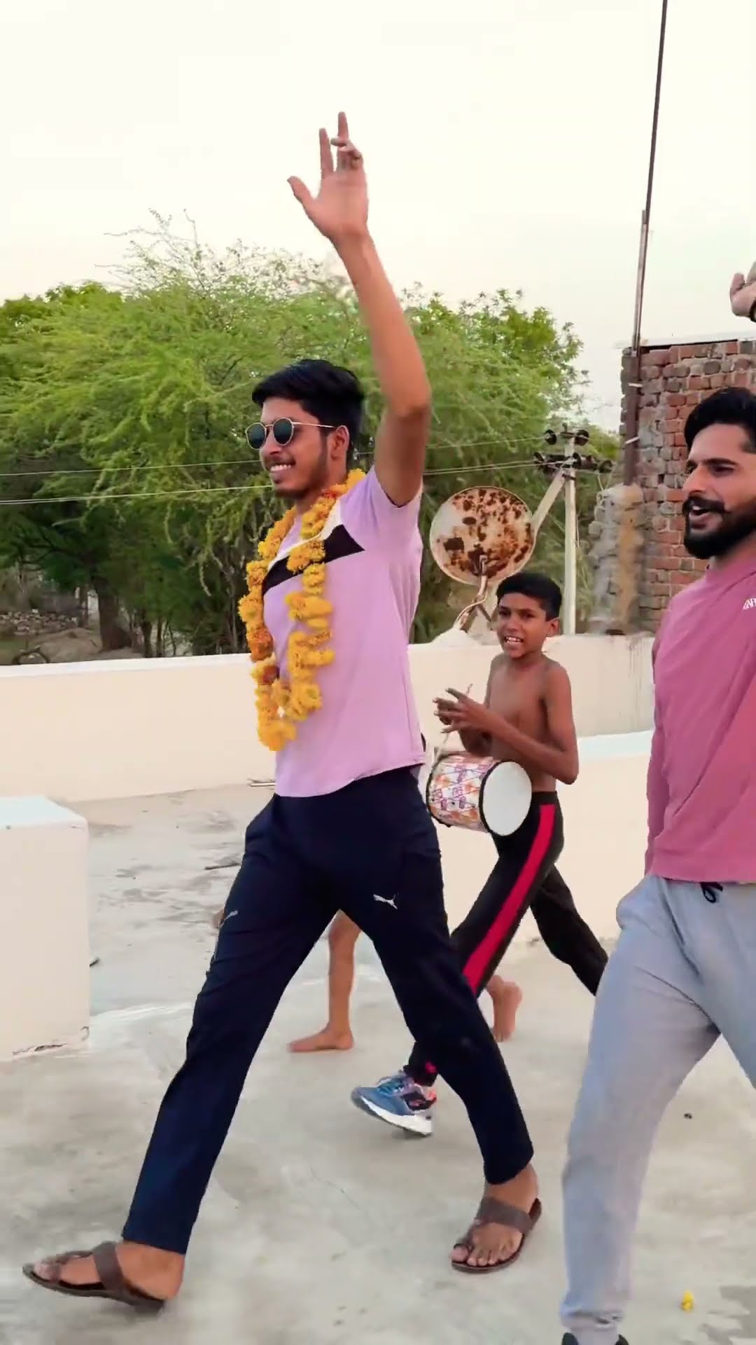 netaajee ka joro joro se svaagat. ??? #shortvideo #funnyvideo