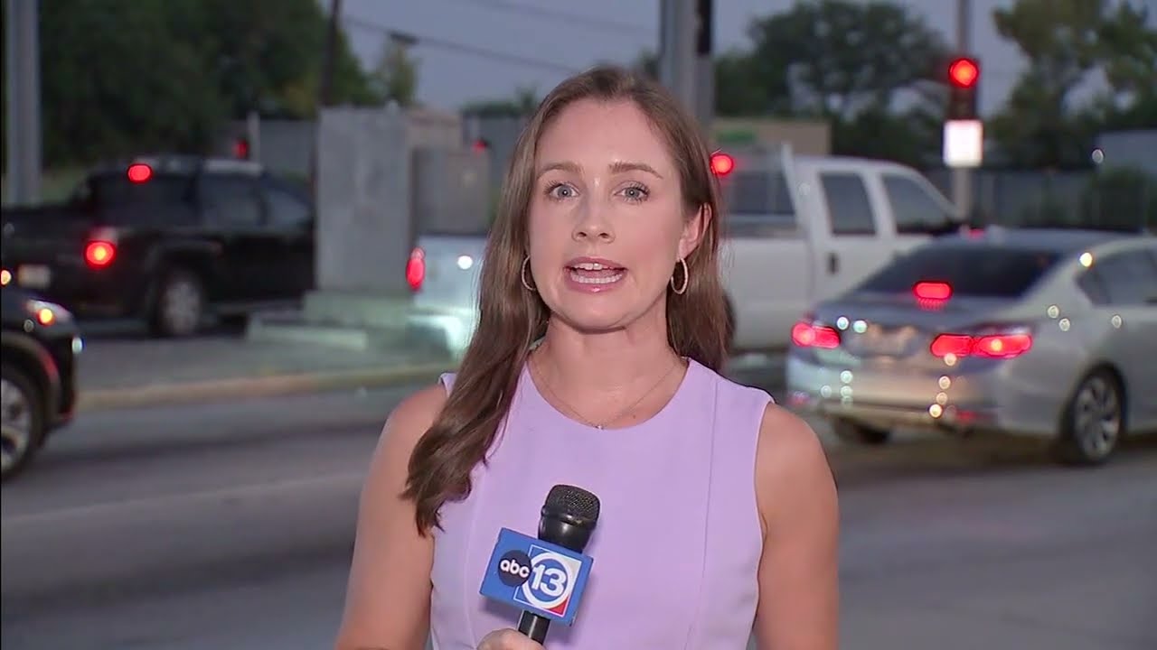 2 shot, including 12-year-old boy, in SE Houston drive-by, HPD says