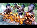 Cooking Chicken In Jungle, Primitive Technology - Kmeng Prey