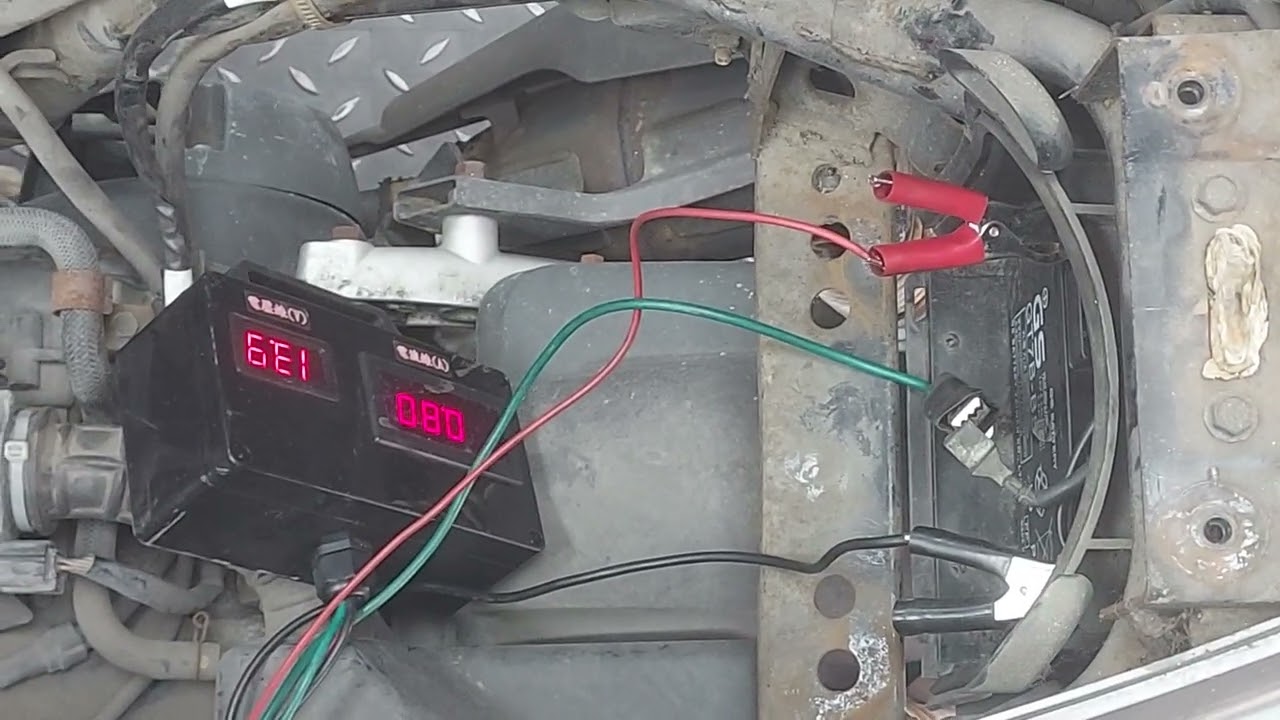 山葉Yamaha GTR 電池充電100%後，再次測試回充電壓，11.8伏特至13.8伏特，電流要大於0，才是正常值 - -第2篇