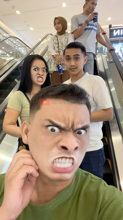 Prank Pasangan di eskalator🙈🤣 #prank #filter #eskalator #videolucu