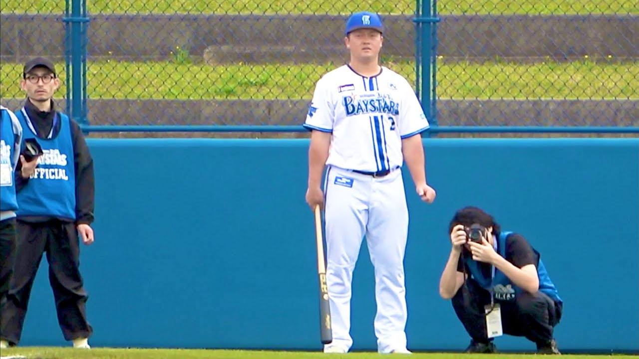 横浜denaベイスターズ 牧秀悟 新人特別賞記念ジャケット 12/15(水)BAYSTORE ONLINEにて牧選手セントラル・リーグ新人特別