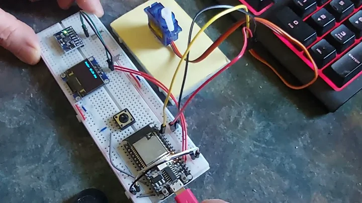 ESP32 Servo SG90 controlled by an MPU6050 display values on an oled