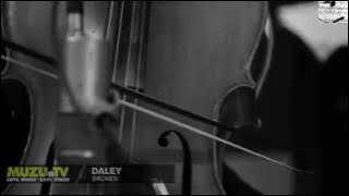 Download lagu Daley Broken