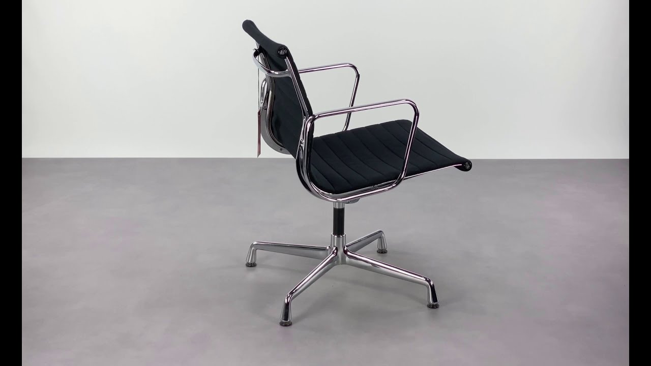 Vitra EA108 Eames Draaistoel met Armleuningen Zwart Stof | InrichtingAnders