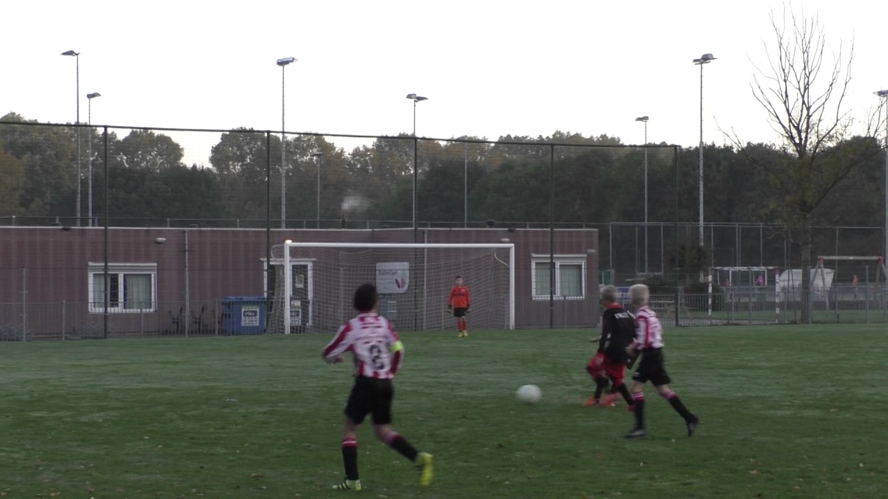 29-10-2016: ARC JO13-3 - Alphense Boys JO13-4, 1e helft, ruststand 2-1