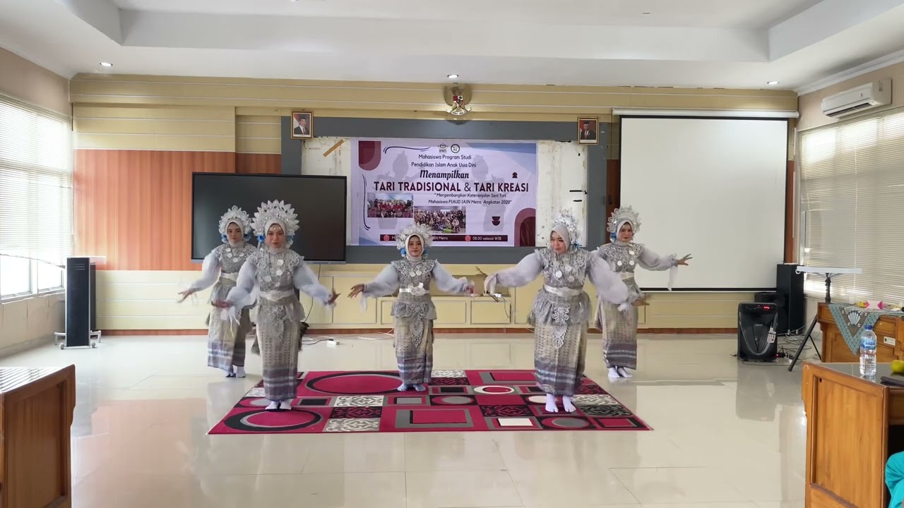 Tari Tradisional Laila Canggung || Kelompok 6 || IAIN METRO LAMPUNG