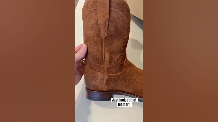 Unboxing my first pair of cowboy boots. These are Tecovas The Earl boots in Ginger Roughout leather