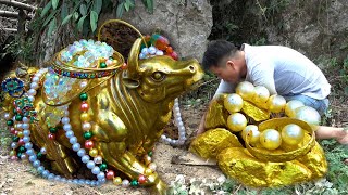 I searched for treasures in the wild and found Taurus and a lot of gold, silver and jewelry