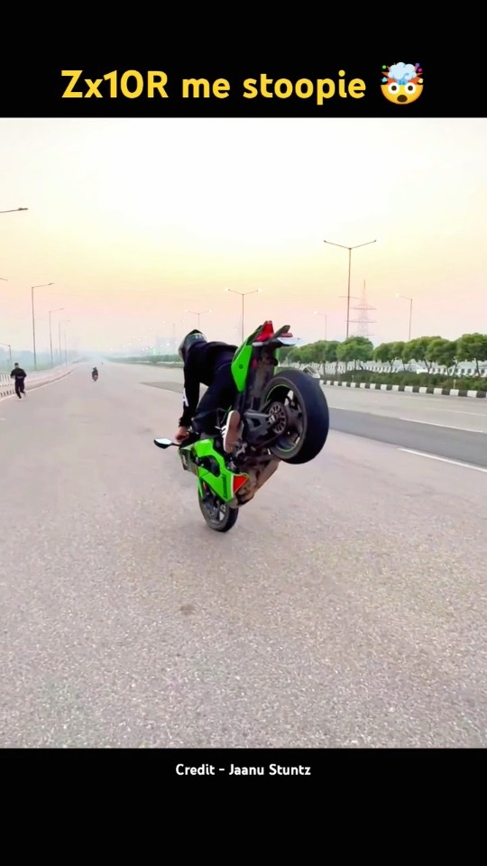Zx10R Me stoopie 🤯 #shorts #trending #kawasaki #zx10r #shortvideo