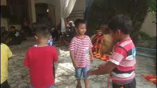 RELAKSASI MELIHAT SUASANA KERAMAIAN DAN MENDENGARKAN SAMPAK KENDANG PONORAGAN