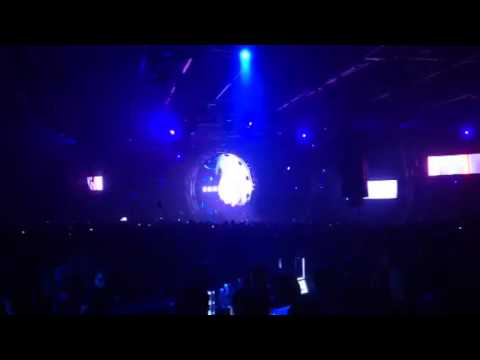 Видео: ASOT 550 Moscow Armin Van Buure A state of blue Entering Da