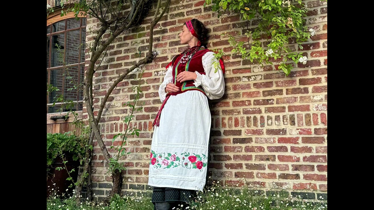 Ukrainian folk song “Da posiyu ya hirkу red’ku”
