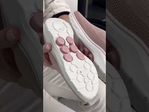 Модні текстильні зручні чорні кросівки на кожен день, видео 1