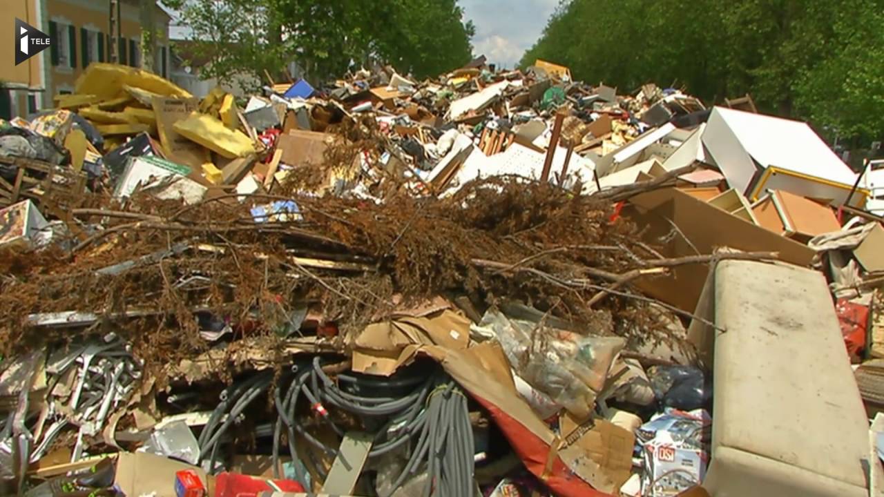 Inondations : les habitants, choqués, poursuivent le nettoyage de Nemours