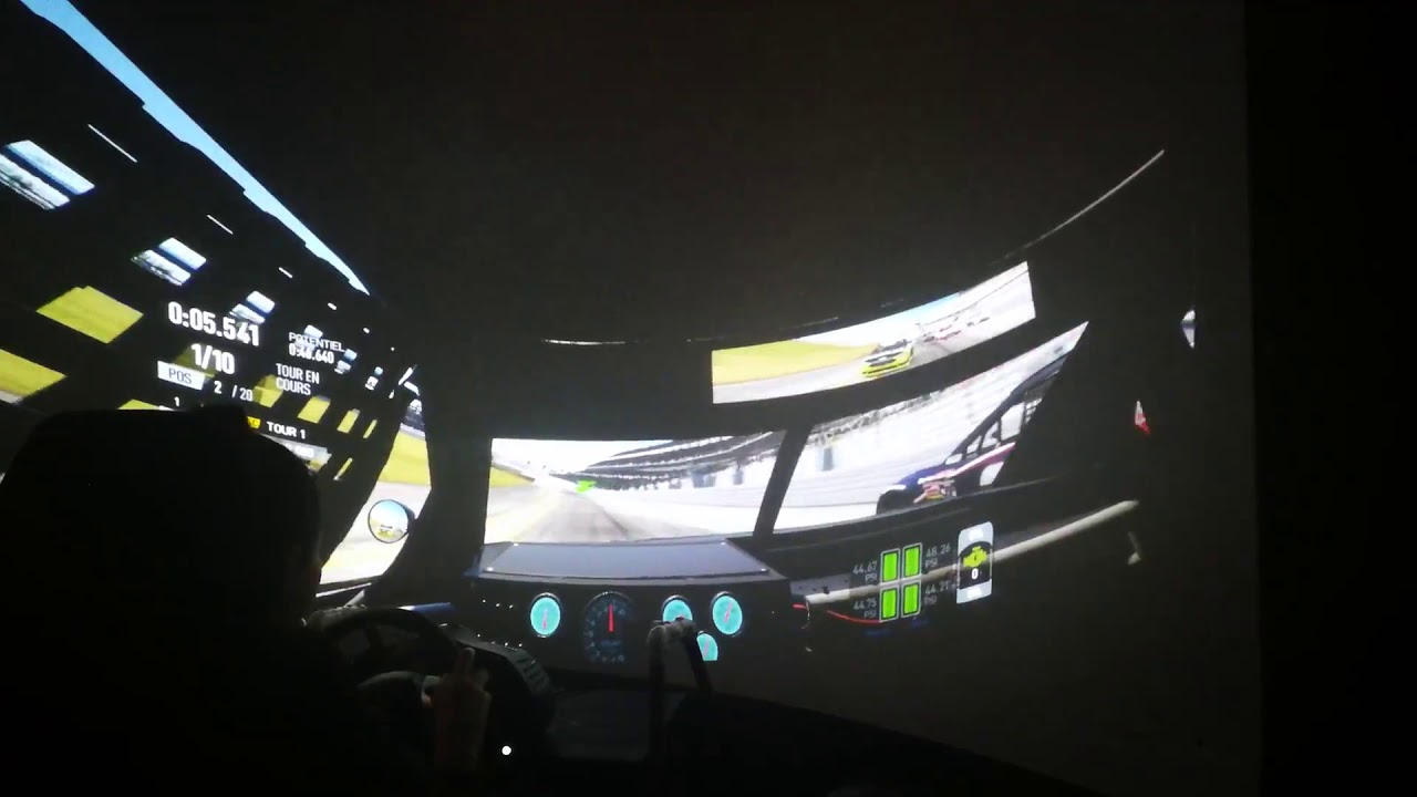 Curved projector screen Racing Simulator - YouTube