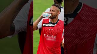 Saiba porque os jogadores de futebol COSPEM a ÁGUA! #curiosidades #curioso #futebol