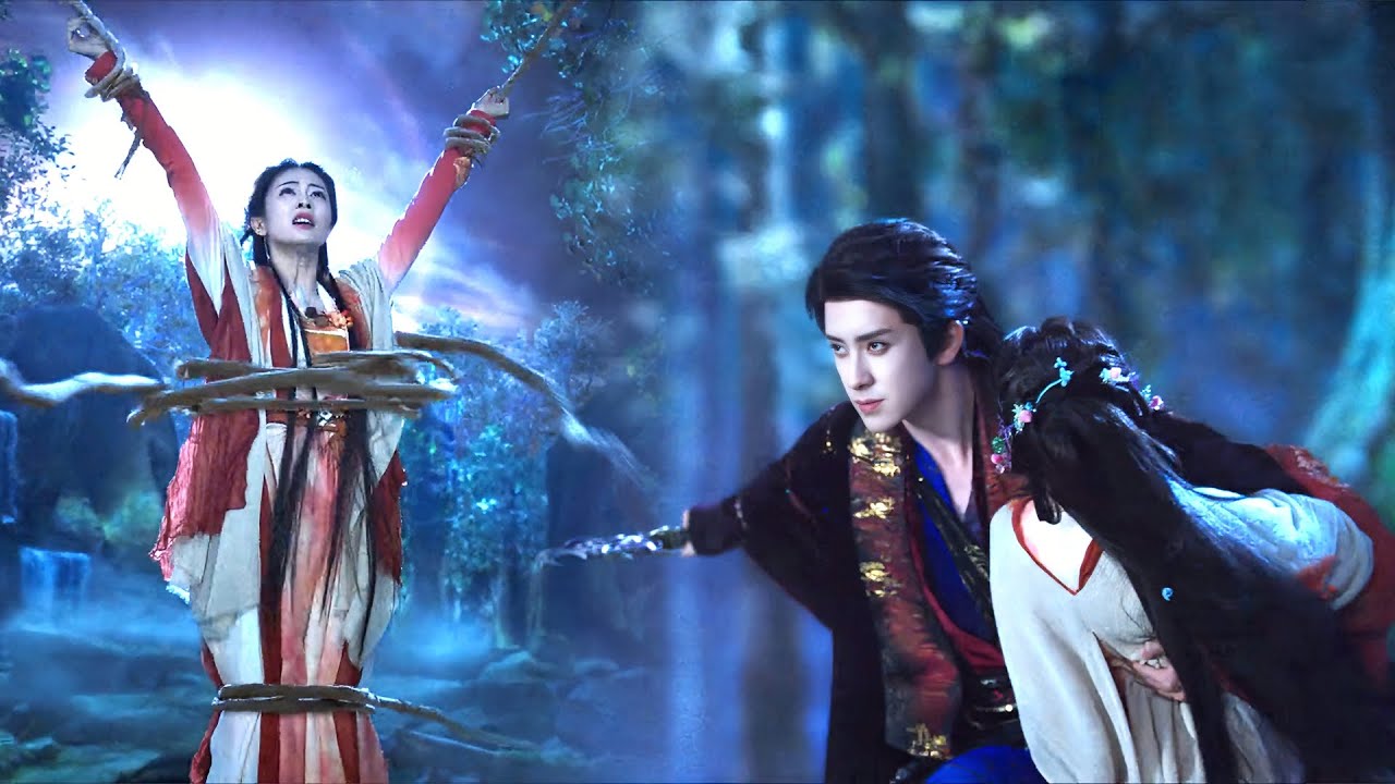 柔弱灰姑娘被绑命悬一线，关键时刻王爺从昏睡中惊醒，一刀解决敌人完成绝美英雄救美！#白月梵星 #敖瑞鹏 #白鹿 #古装 #爱情