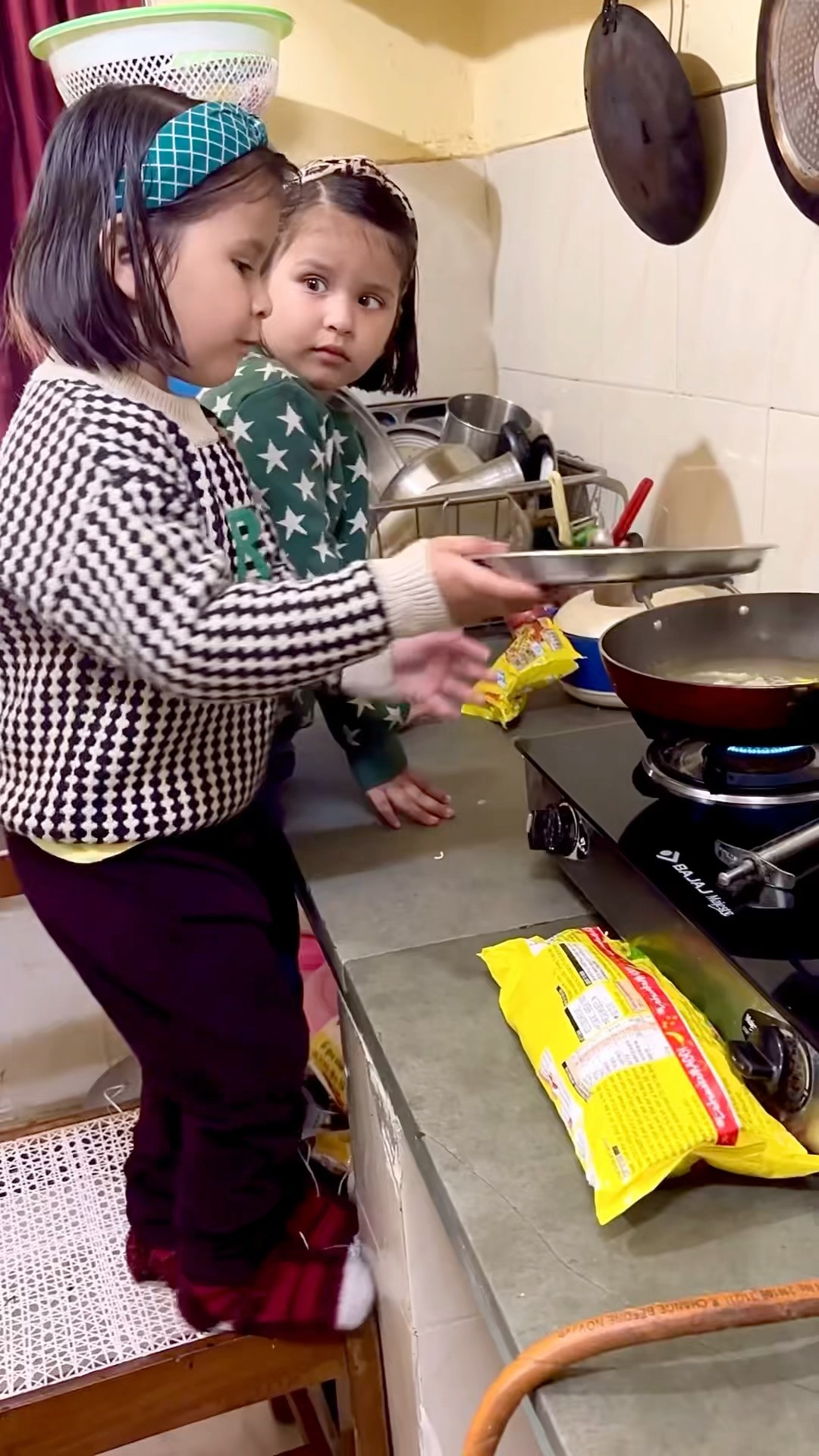 Vedika akshita ne bnai Maggi ??