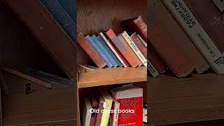 New vs. Old Chess Books #chess #gmchess #chesstricks #games #chessgame #grandmaster #gaming #hikaru