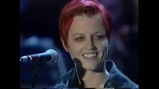 Dolores O&#39;Riordan &amp; Pavarotti - Ave Maria