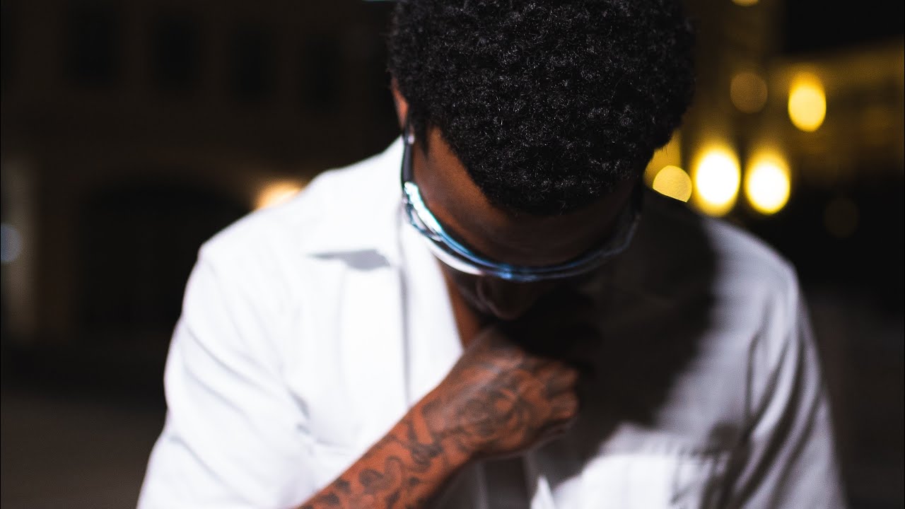 Jacoby James - Off The X (Official Video) adlı videoyu YouTube'da izle Jacoby James - Off The X (Official Video) adlı videoyu YouTube'da izle