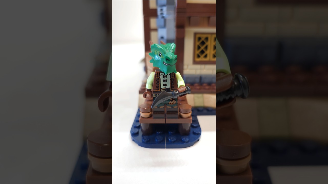 LEGO IDEAS 21348 DUNGEONS & DRAGONS :DRAGONBORN ALAX JADESCALES
