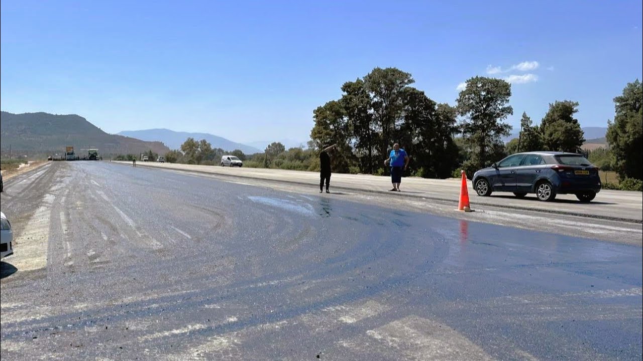 تابعو أقوى فيديو عن أشغال الطرقات في ولاية بجاية NEW ROADS BEJAIA