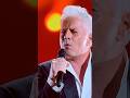 Con Luca Virago si vola in alto sulle note di "Strano il mio destino" di Giorgia 🎶 #TheVoiceSenior.
