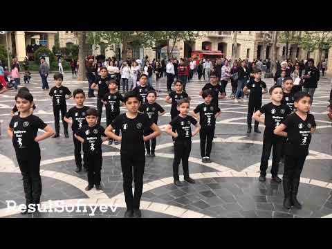 Resul Sofiyevin Telebeleri Tarqovuda flashmob