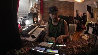back in the studio / demuja