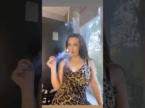 Hot Girl Smoke // Smoker Girl Lover // Smoker Girl 420