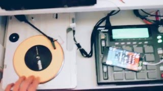Handy Trax + Serato vinyl + Behringer UCA202 + Iphone DJPlayer = Portable DVS scratch system