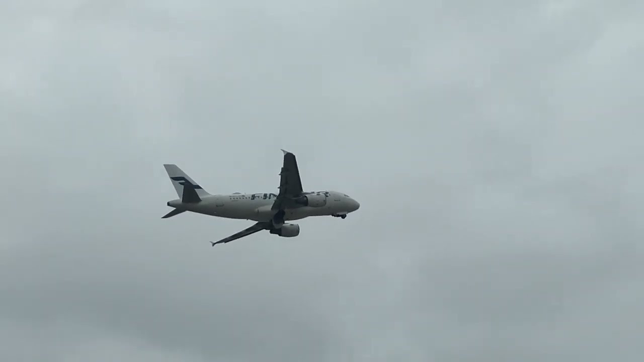 Plane spotting Thursday at Alicante airport part 2. #avgeek #aviation #airport #planespotting