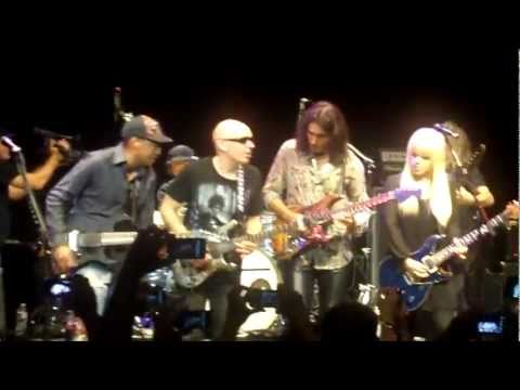 Little Wing - Steve Vai, Joe Satriani, Orianthi (Live House of Blues, Hollywood 7-10-2011)