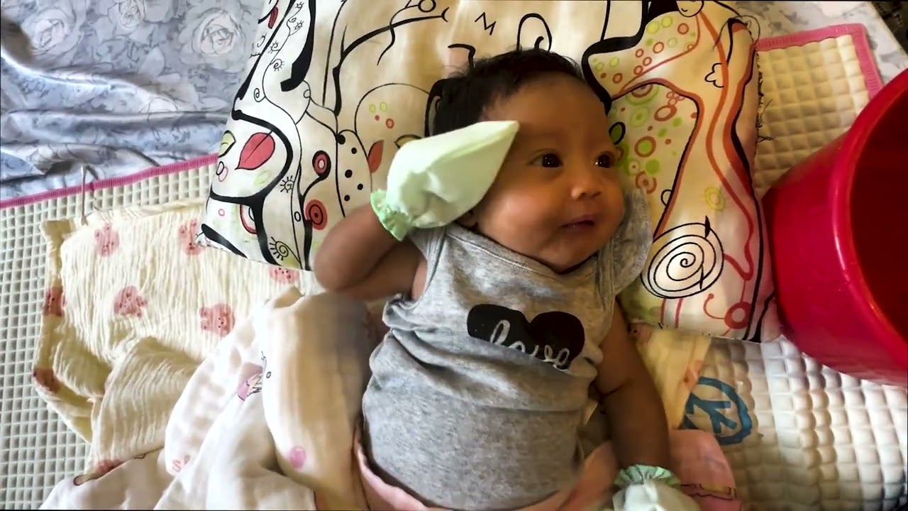 EP537-42 Mommy cleaning the Baby Tongue, such a great mum ever, Ellex