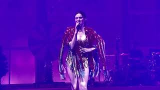 Sophie Ellis Bextor Yes Sir I Can Boogie - Live Portsmouth Guildhall December 2023